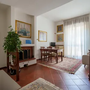 https://squirrels-house.italymilanhotels.net